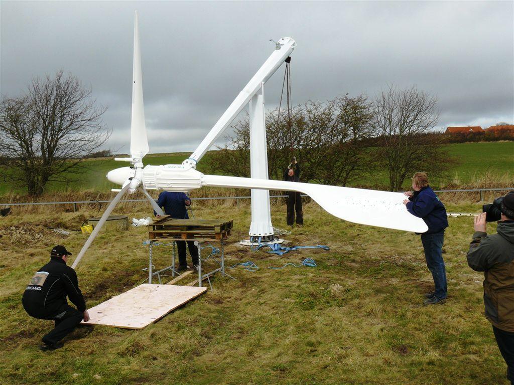 Anhua 5kw High Efficiency Safey off Grid Type Wind Power Generator