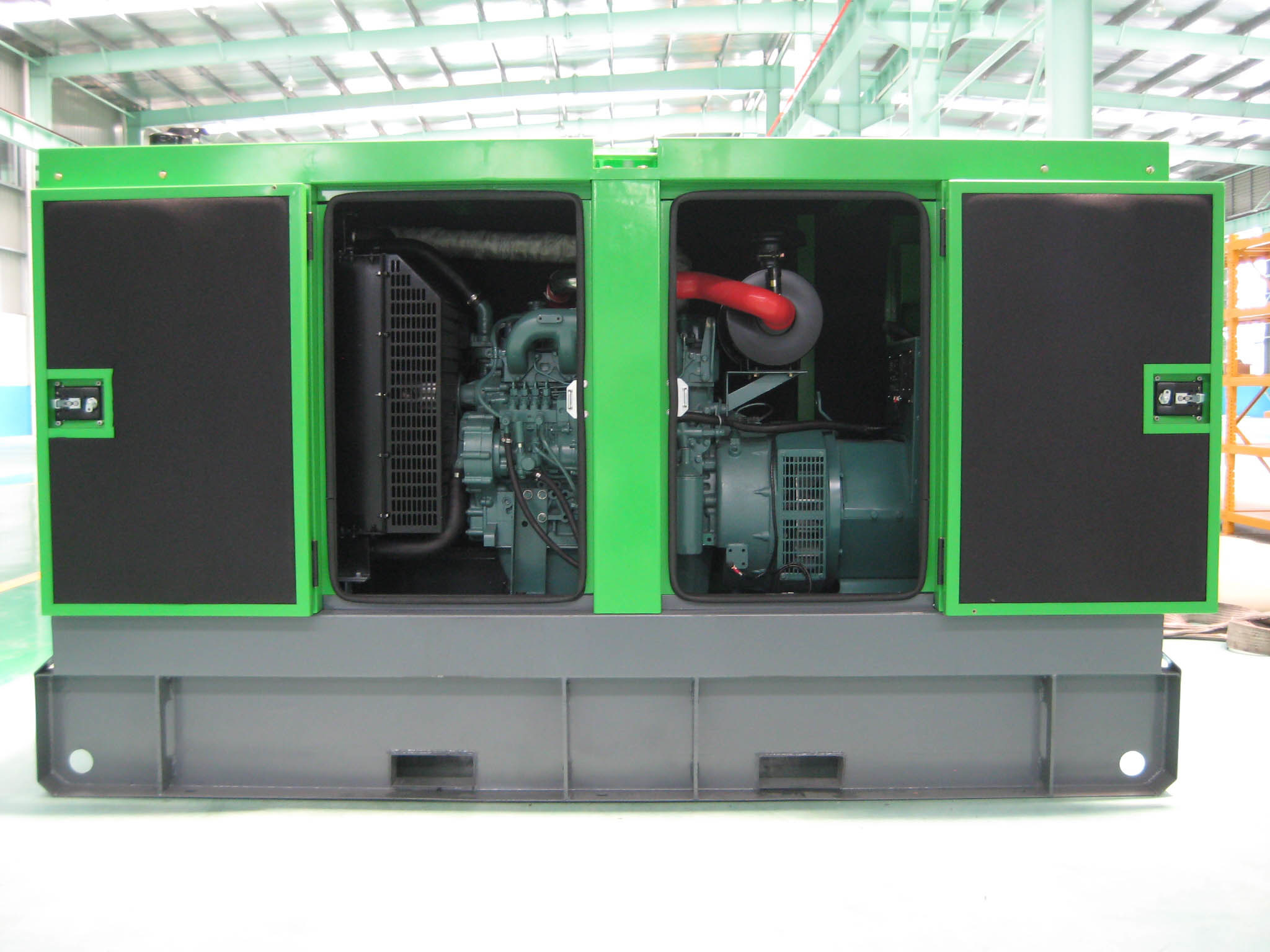 80kw/100kVA Water Cooled Silent Deutz Diesel Generator (GDD100*S)