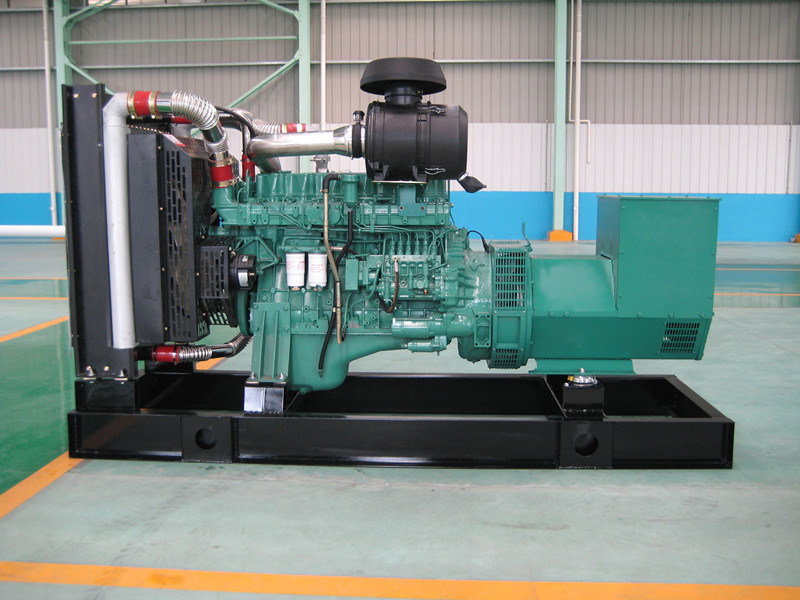 Famous Supplier Open Type 50Hz 120kw/150kVA Electrical Generator (GDC150)