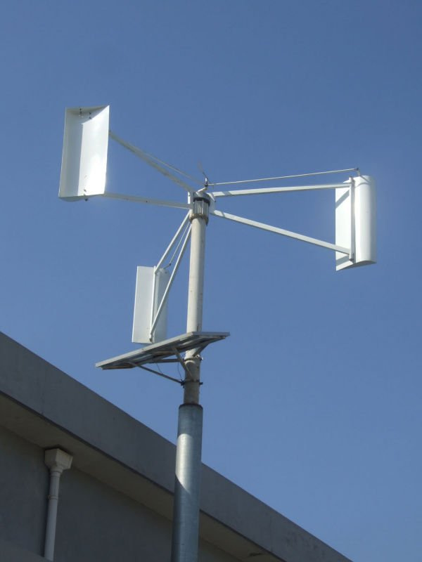 Low Noise Vertical Wind Turbine