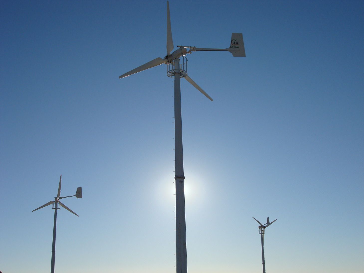 Wind Power Generator/ Wind Turbine for Pump/Streetlight/Base Station