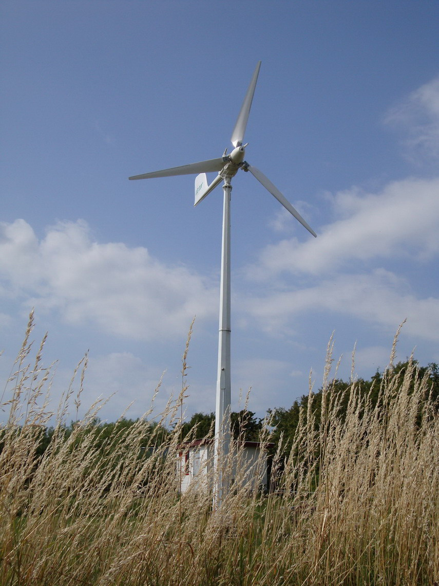 Windmills Tunnel Generator with Star-up Wind Speed at 2m/S