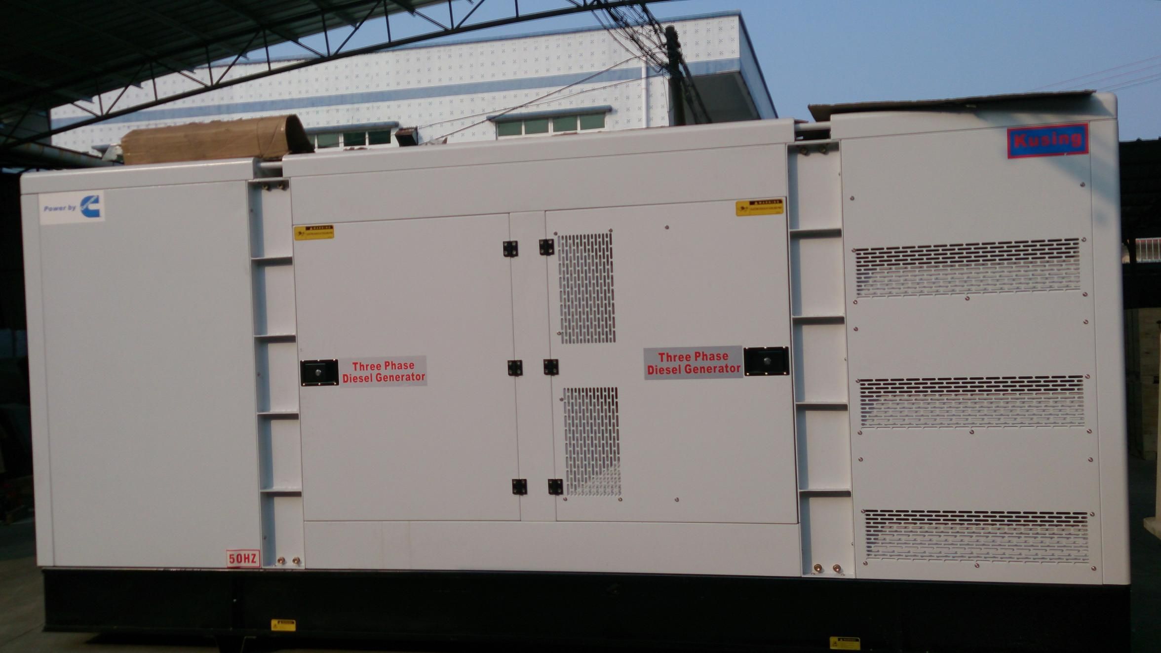 30kVA-2250kVA Diesel Silent Generator with Cummins Engine (CK33000)